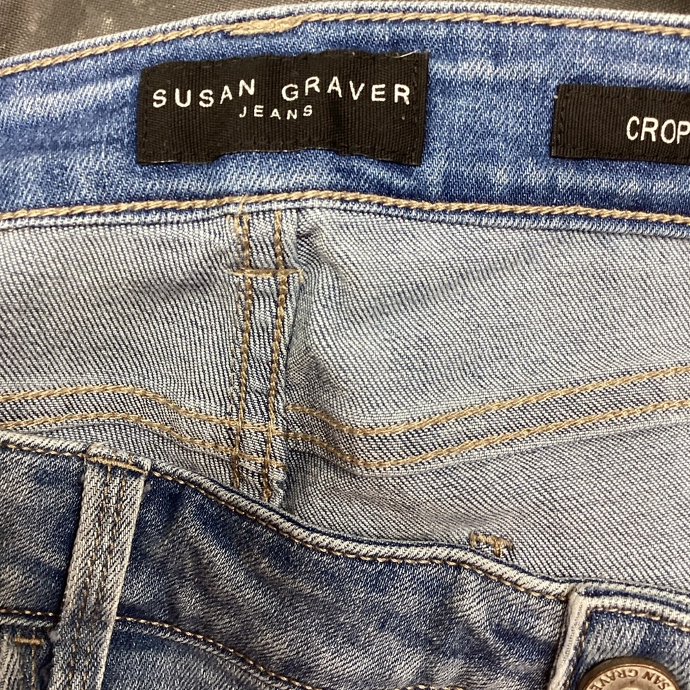 Susan Graver Cropped straight leg jeans medium blue Size 12 frayed rounded hem - Picture 6 of 8